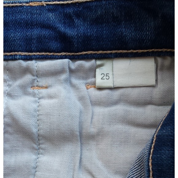 L’agence Audrey Midrise Denim Cutoff Shorts Daytona Medium Wash New Raw Hem Blue - Picture 7 of 9